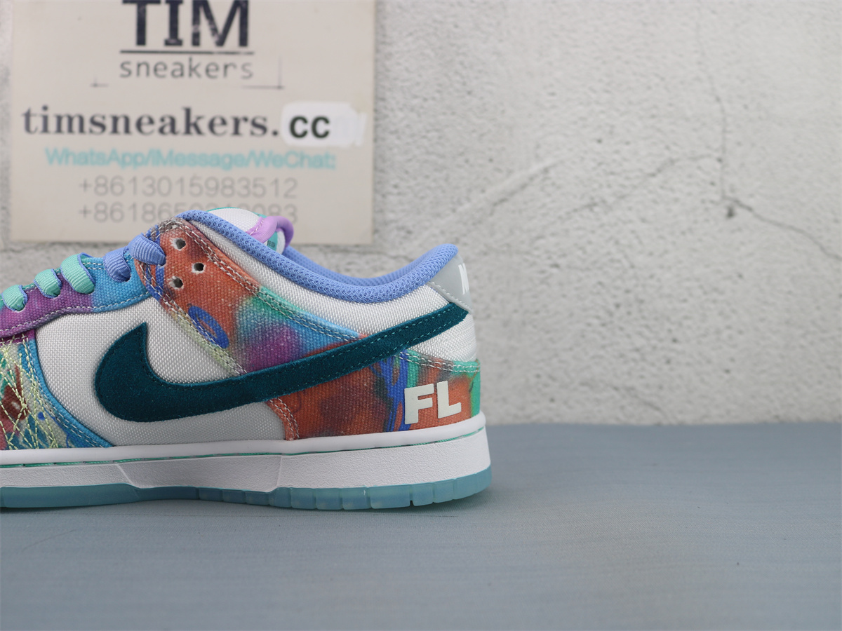 Nike SB Dunk Low Futura Laboratories Bleached Aqua HF6061-400